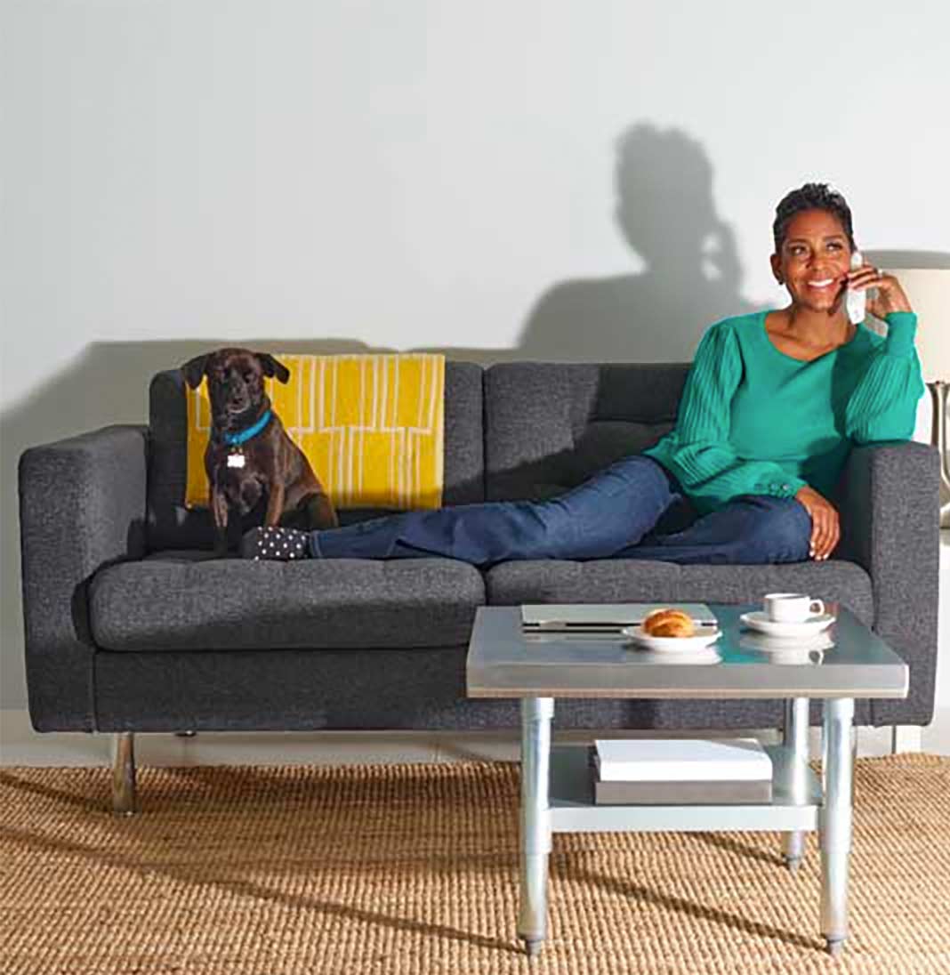 women using ooma voip phone - clear residential service