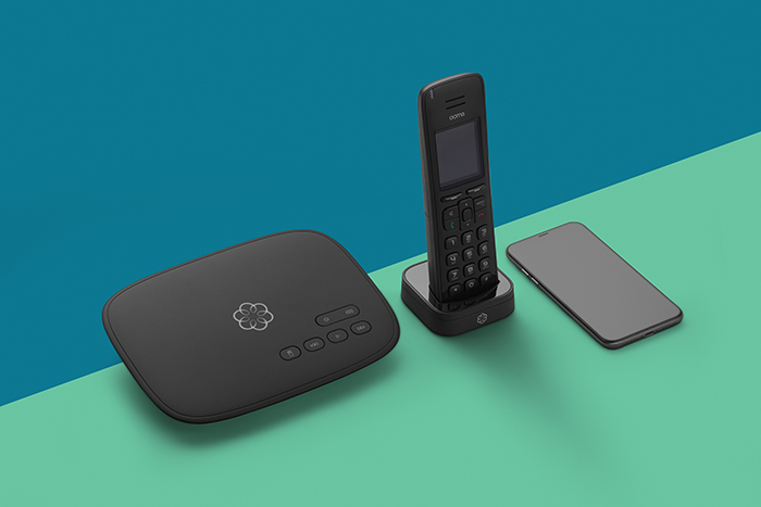 Ooma Telo base station, cordless handset phone and a smartphone